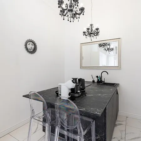 Eye Of Luxury * בודפשט