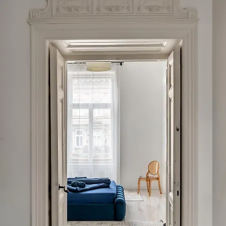 Eye Of Luxury * Budapest